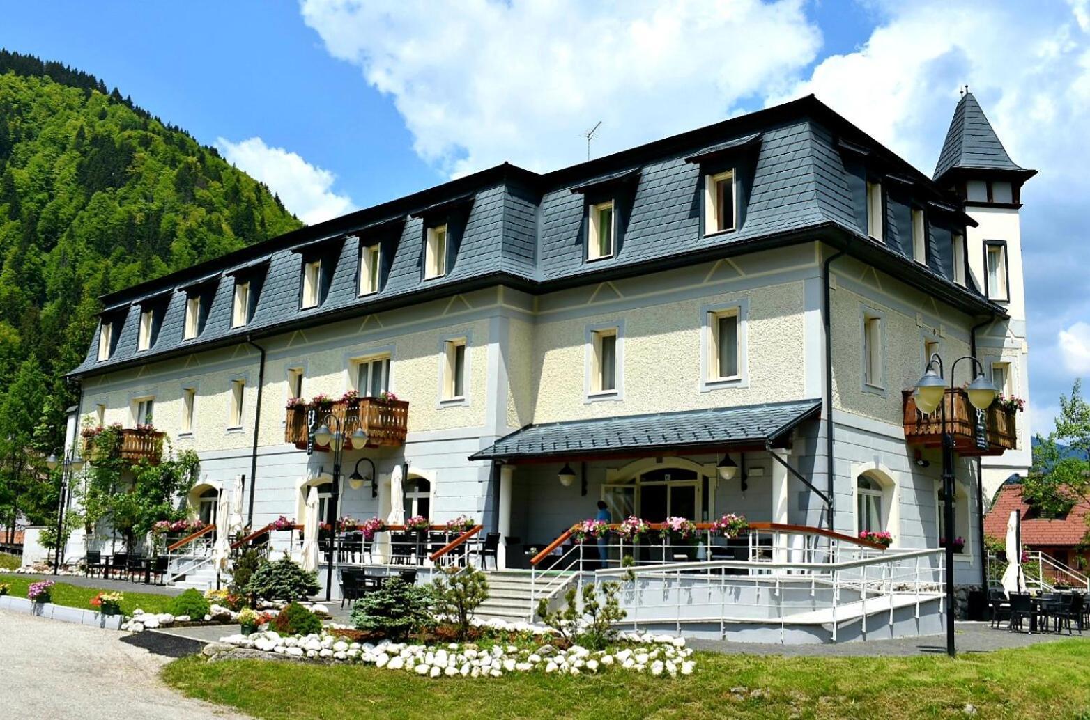 Hotel Saisera Valbruna Exterior photo